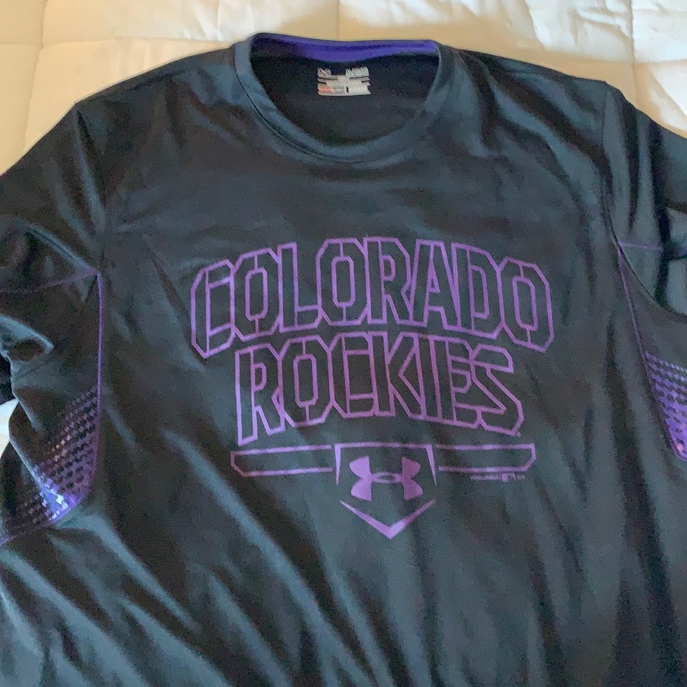 XL Under Armour Colorado Rockies long sleeved